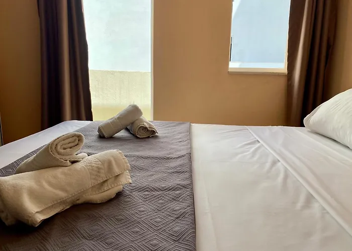 Отель Malta Paradise Central Accomodation Сент Джулианс