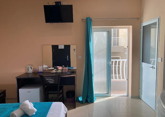 Malta Paradise Central Accomodation Отель Сент Джулианс