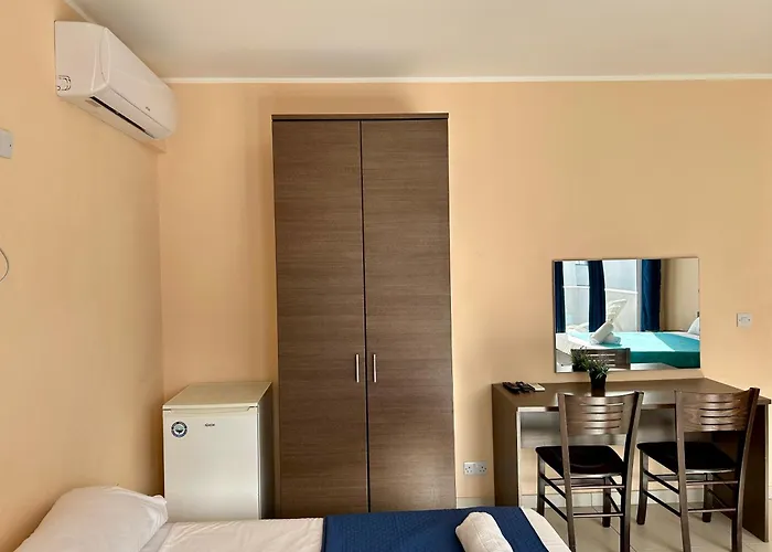 Malta Paradise Central Accomodation 3* Сент Джулианс